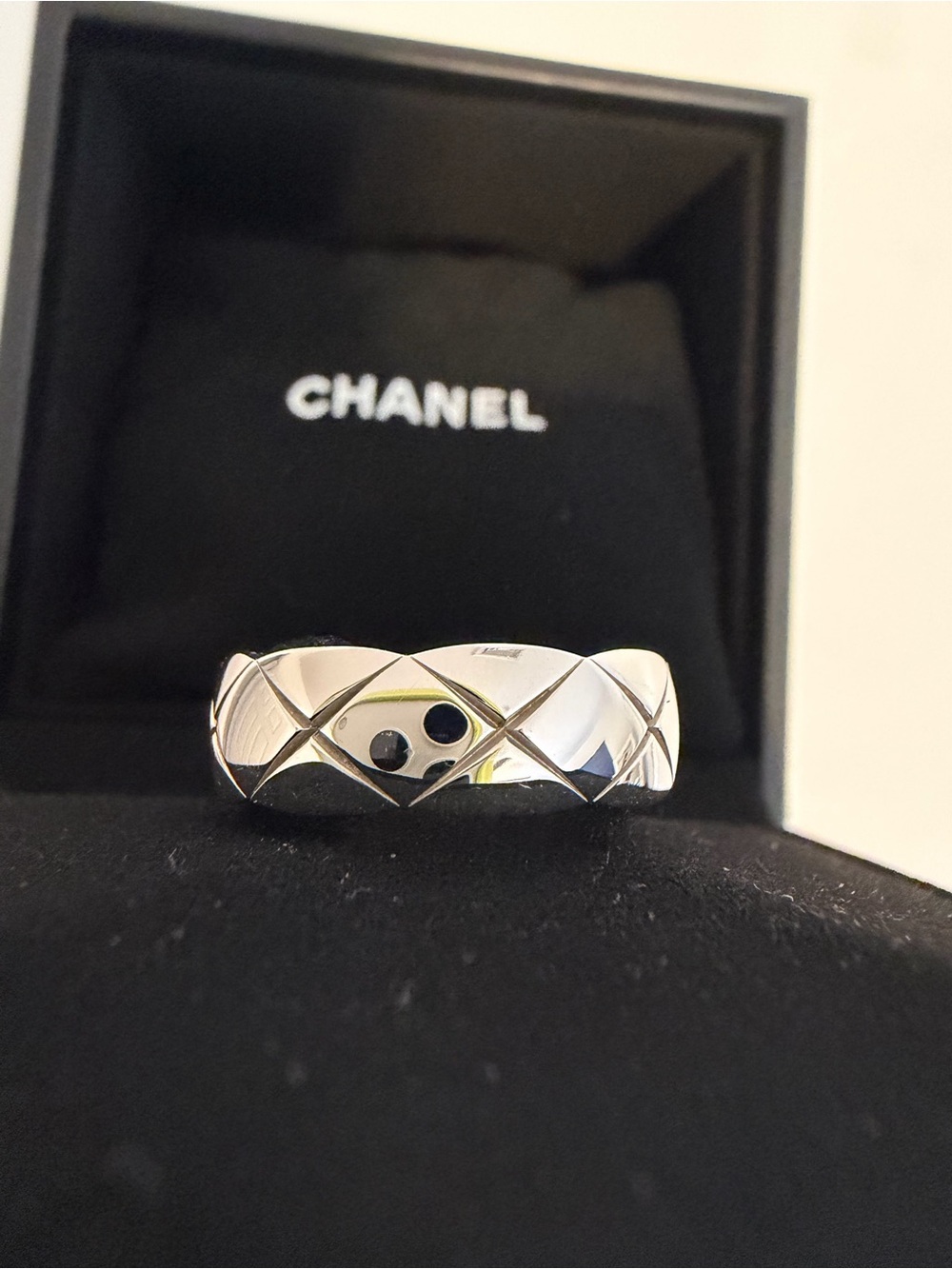 Chanel 18K white gold coco crush ring
